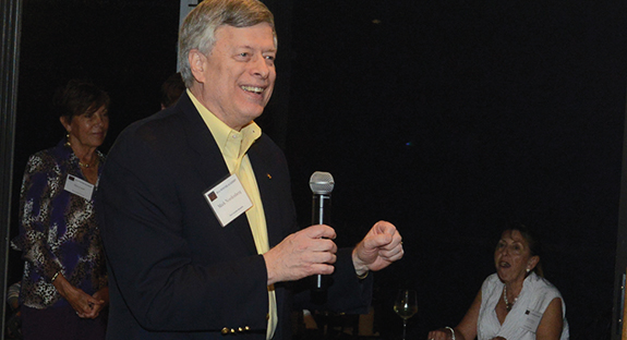 Chancellor Nordenberg offers remarks at the host committee reception.