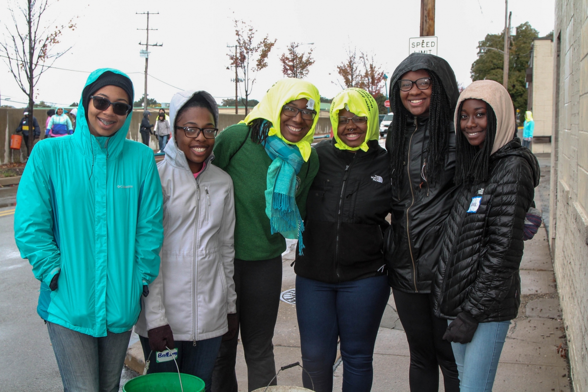 Students at Nine Mile Run