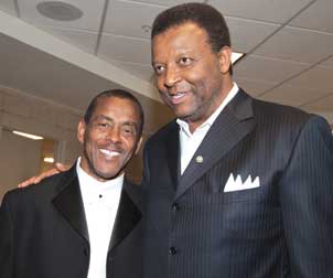 Dorsett-Knight From left: Tony Dorsett (A&S ’77), NFL Hall of Famer, three-time first team All-American, and Heisman Trophy winner; and William R. “Billy” Knight (A&S ’74), men’s basketball All-American, 11-year NBA veteran.