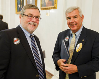 3. Michael Pinsky (left), Pitt Faculty Senate president, and Jack Smith, Pitt Alumni Association president. 