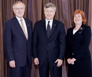 Maher.-Man,-Beeson From left: Professor and Provost Emeritus James V. Maher, Chancellor Mark A. Nordenberg, and Provost Patricia E. Beeson