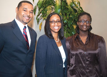 STUDENT DOCS HONOR PITT ALUM: Pitt’s chapter of the Student National Medical Association (SNMA) held a May 7 reception in Scaife Hall for Pitt alumnus J. Nadine Gracia (center), the chief medical officer for the assistant secretary for health in the U.S. Department of Health and Human Services and a 2008-09 White House Fellow. Gracia (MED ’02) stands with Michael Liggon (left), SNMA vice president and a second-year medical student in Pitt’s School of Medicine, and Carolyn Moore, also a second-year medical student at Pitt. Moore was chair and Liggon cochair of SNMA’s May 1 Carolyn Carter Scholarship Banquet, held annually in honor of Carolyn M. Carter (NURS ’58, ‘66G, EDUC ‘81G), who was the second dean of Pitt’s Office of Minority Affairs. 