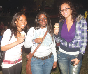 Pitt freshmen enjoy an ice cream social during Orientation 2010.